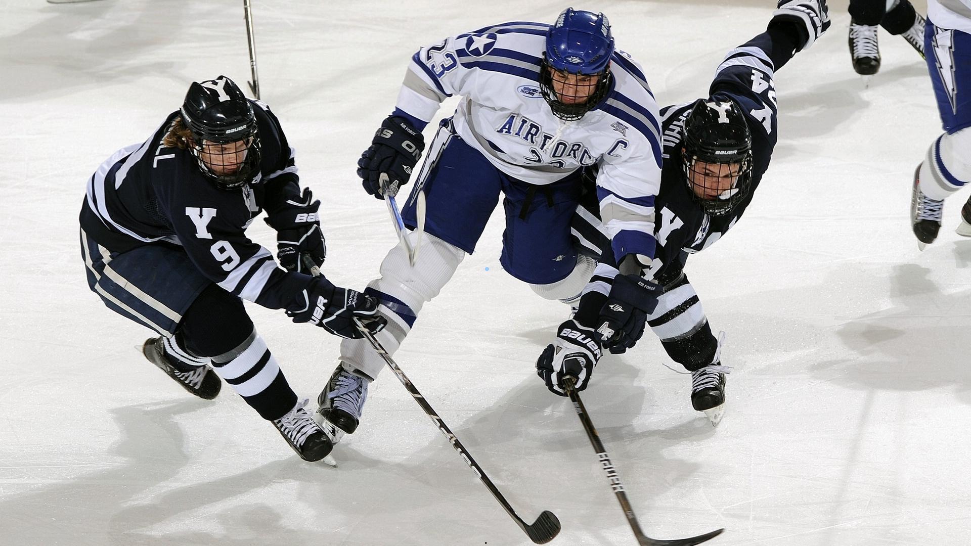 休斯顿与费城激战现争议判罚，裁判报告确认两次关键漏判影响比赛走势